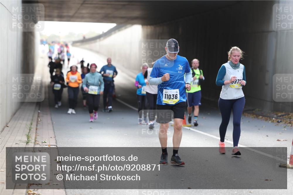 05.10.2025 - 20. swb-Marathon Bremen Michael Strokosch http://msf.ph/oto/9208871 05.10.2025 11:07:03 Laufen 442, 672, 11036, 315, 397 meine-sportfotos.de