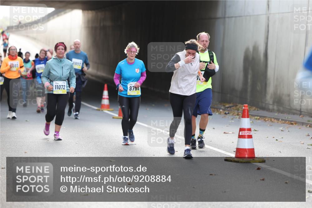 05.10.2025 - 20. swb-Marathon Bremen Michael Strokosch http://msf.ph/oto/9208884 05.10.2025 11:07:07 Laufen 607, 11072, 1652, 9756 meine-sportfotos.de