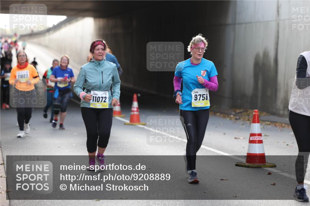 05.10.2025 - 20. swb-Marathon Bremen Michael Strokosch http://msf.ph/oto/9208889 05.10.2025 11:07:09 Laufen 11607, 11072, 9756 meine-sportfotos.de