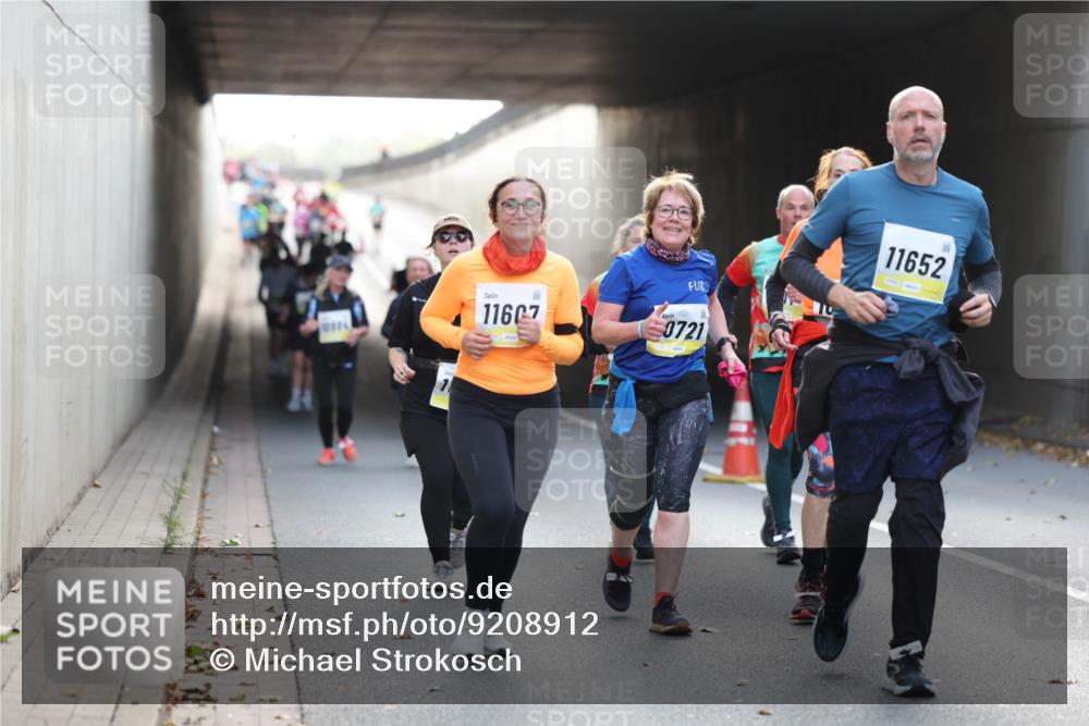 05.10.2025 - 20. swb-Marathon Bremen Michael Strokosch http://msf.ph/oto/9208912 05.10.2025 11:07:13 Laufen 11607, 0721, 11652 meine-sportfotos.de