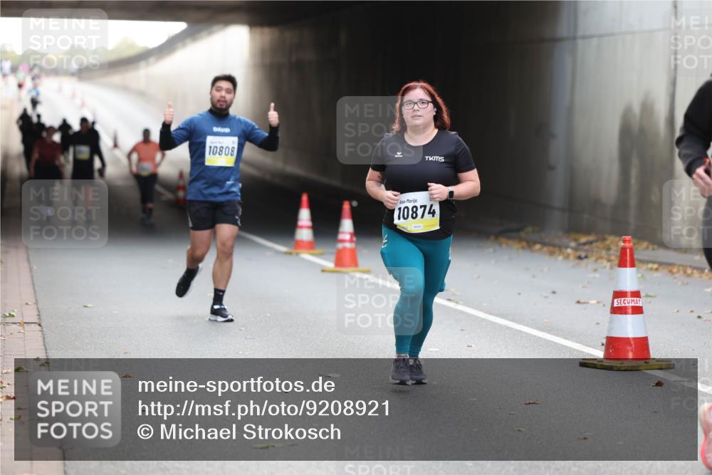 05.10.2025 - 20. swb-Marathon Bremen Michael Strokosch http://msf.ph/oto/9208921 05.10.2025 11:10:00 Laufen 10808, 10874 meine-sportfotos.de
