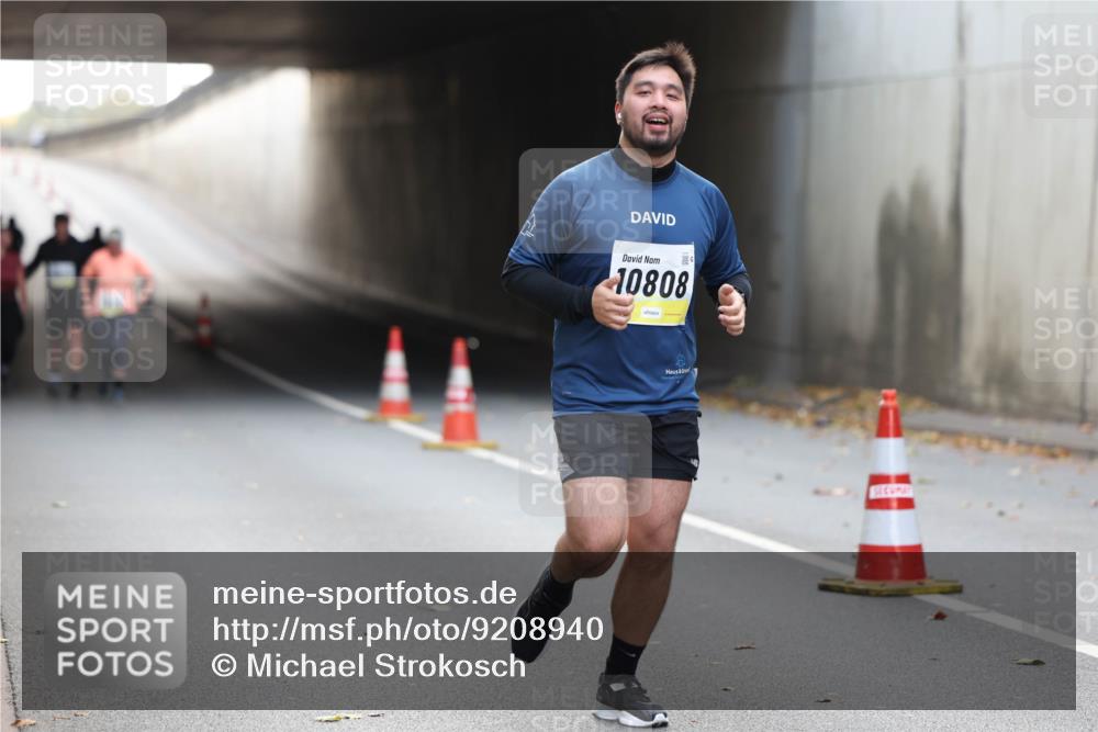 05.10.2025 - 20. swb-Marathon Bremen Michael Strokosch http://msf.ph/oto/9208940 05.10.2025 11:10:03 Laufen 10808 meine-sportfotos.de