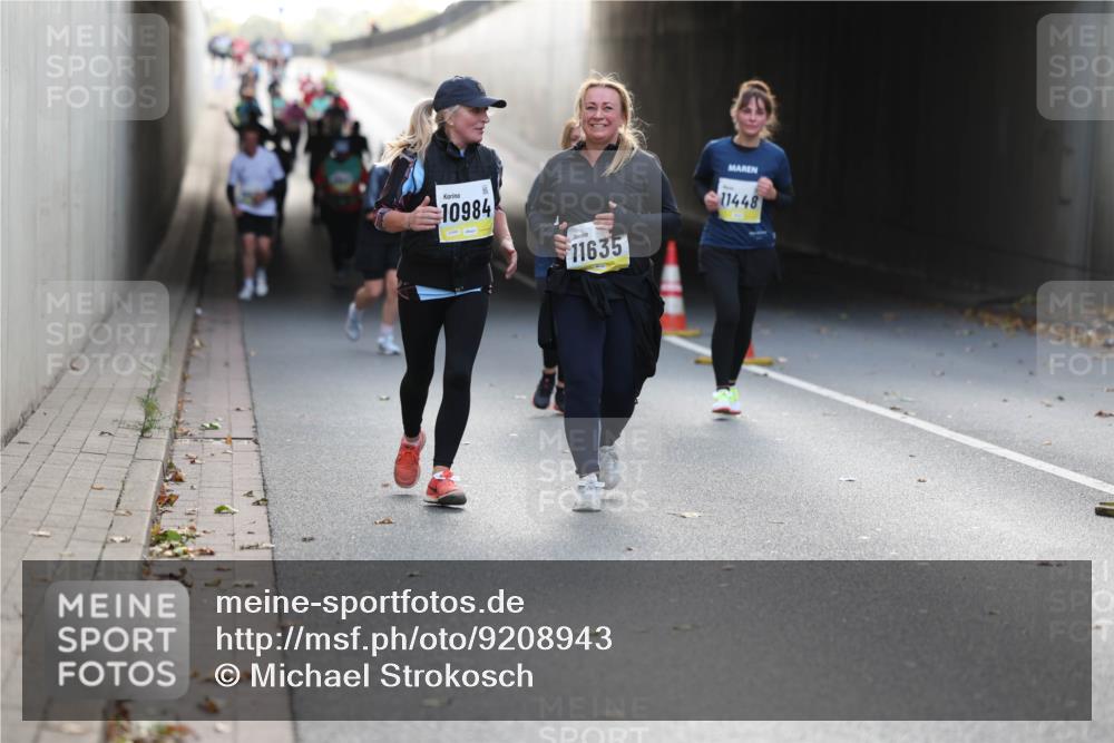 05.10.2025 - 20. swb-Marathon Bremen Michael Strokosch http://msf.ph/oto/9208943 05.10.2025 11:07:19 Laufen 10984, 11635, 11448 meine-sportfotos.de