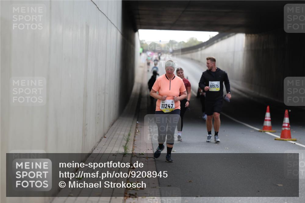 05.10.2025 - 20. swb-Marathon Bremen Michael Strokosch http://msf.ph/oto/9208945 05.10.2025 11:10:11 Laufen 11247, 10575 meine-sportfotos.de