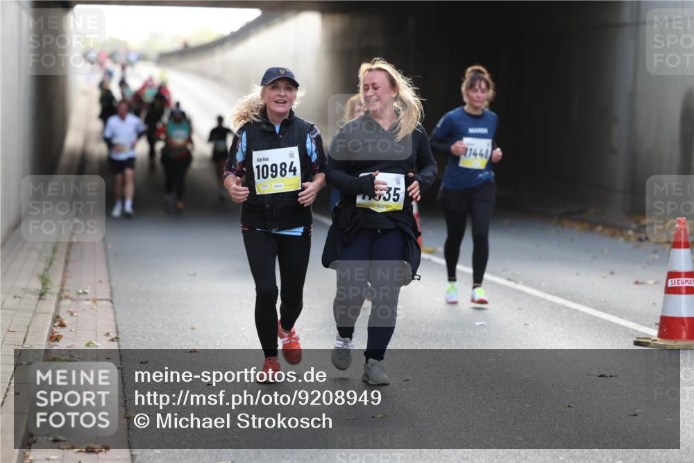 05.10.2025 - 20. swb-Marathon Bremen Michael Strokosch http://msf.ph/oto/9208949 05.10.2025 11:07:20 Laufen 10984, 535, 1448 meine-sportfotos.de