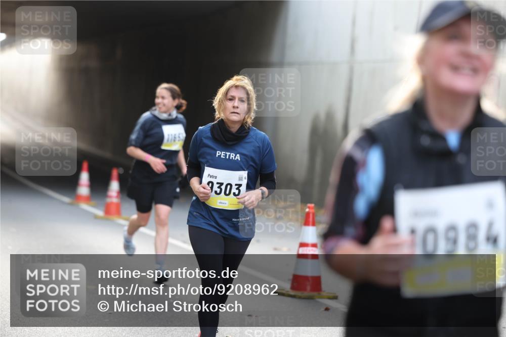 05.10.2025 - 20. swb-Marathon Bremen Michael Strokosch http://msf.ph/oto/9208962 05.10.2025 11:07:23 Laufen 3303, 10984 meine-sportfotos.de