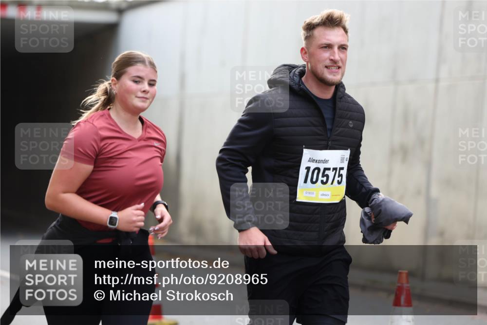 05.10.2025 - 20. swb-Marathon Bremen Michael Strokosch http://msf.ph/oto/9208965 05.10.2025 11:10:18 Laufen 10575, 01835 meine-sportfotos.de