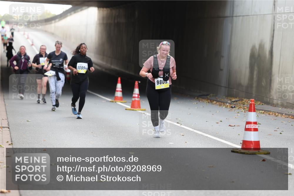 05.10.2025 - 20. swb-Marathon Bremen Michael Strokosch http://msf.ph/oto/9208969 05.10.2025 11:10:21 Laufen 10994, 9805 meine-sportfotos.de