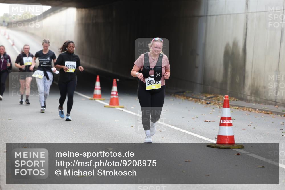 05.10.2025 - 20. swb-Marathon Bremen Michael Strokosch http://msf.ph/oto/9208975 05.10.2025 11:10:22 Laufen 11012, 10994, 980 meine-sportfotos.de