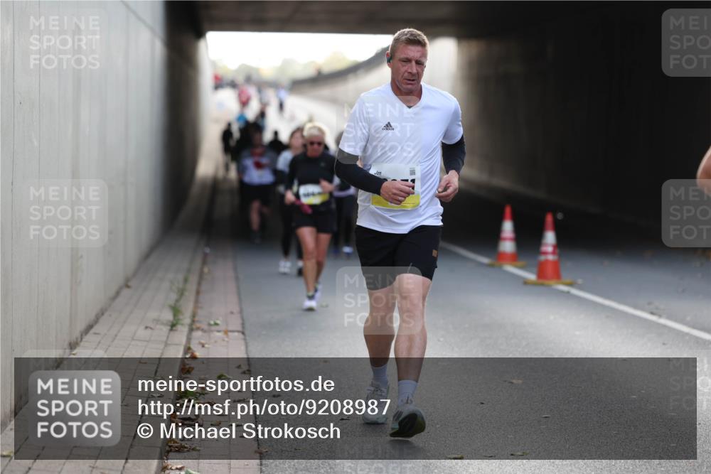 05.10.2025 - 20. swb-Marathon Bremen Michael Strokosch http://msf.ph/oto/9208987 05.10.2025 11:07:32 Laufen  meine-sportfotos.de