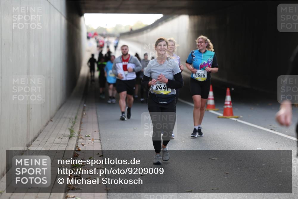 05.10.2025 - 20. swb-Marathon Bremen Michael Strokosch http://msf.ph/oto/9209009 05.10.2025 11:07:38 Laufen 944, 1555 meine-sportfotos.de