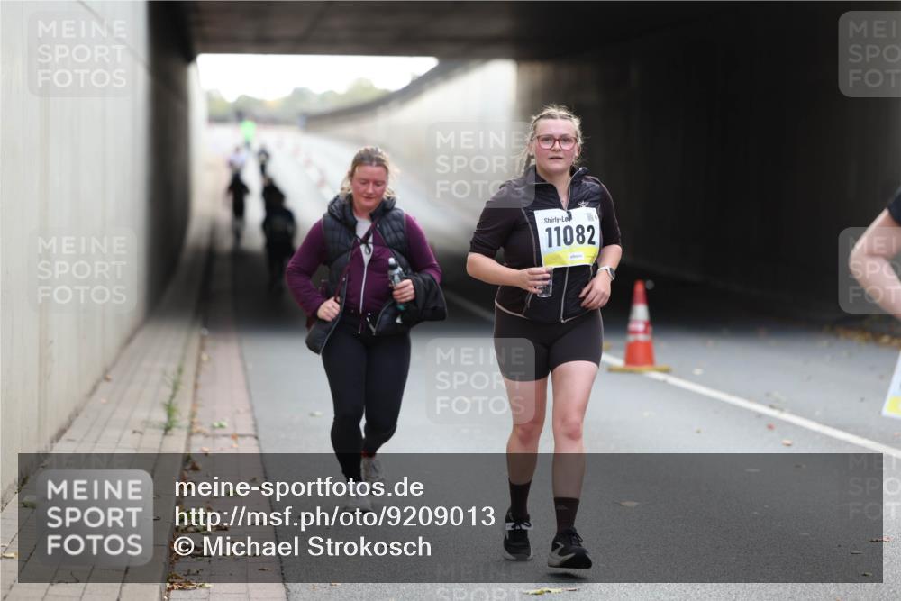 05.10.2025 - 20. swb-Marathon Bremen Michael Strokosch http://msf.ph/oto/9209013 05.10.2025 11:10:29 Laufen 11082 meine-sportfotos.de