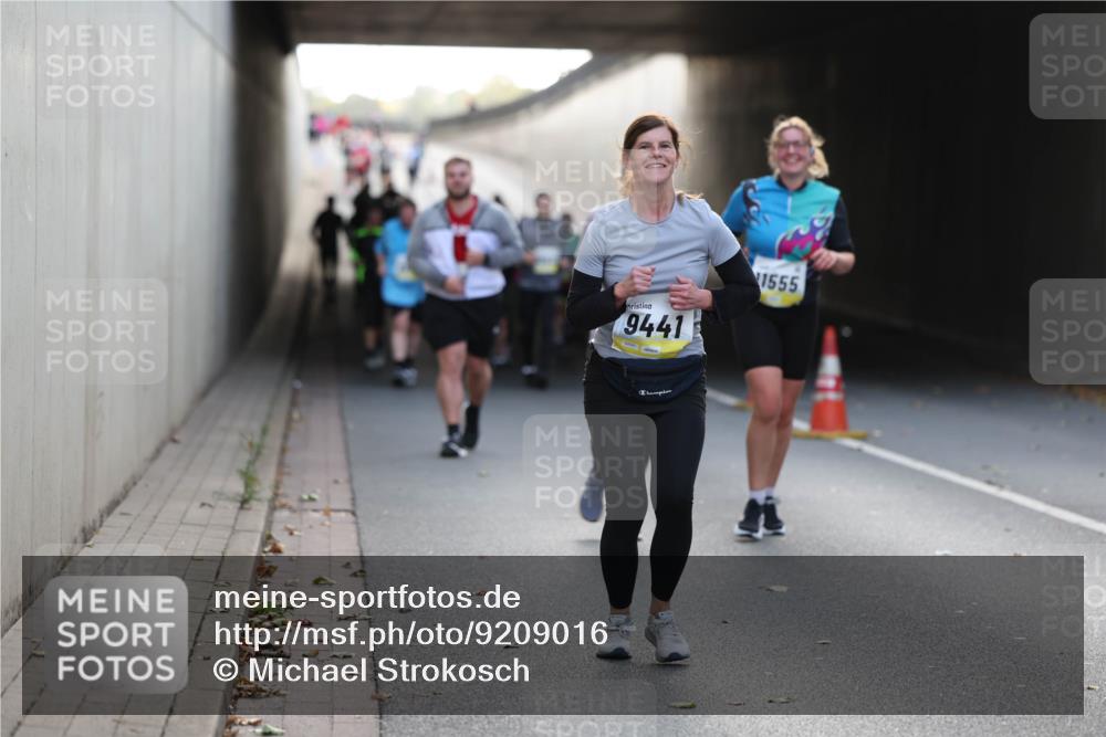05.10.2025 - 20. swb-Marathon Bremen Michael Strokosch http://msf.ph/oto/9209016 05.10.2025 11:07:39 Laufen 9441, 1555 meine-sportfotos.de