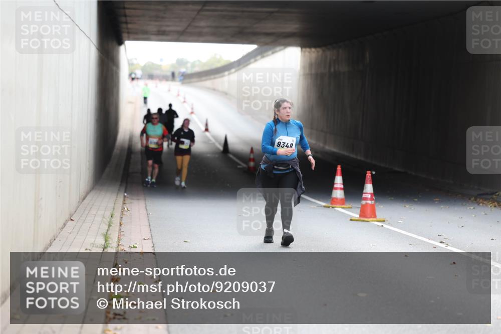 05.10.2025 - 20. swb-Marathon Bremen Michael Strokosch http://msf.ph/oto/9209037 05.10.2025 11:10:43 Laufen 9348 meine-sportfotos.de