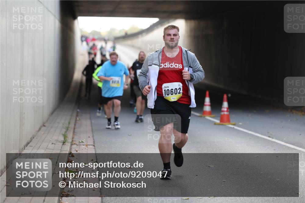 05.10.2025 - 20. swb-Marathon Bremen Michael Strokosch http://msf.ph/oto/9209047 05.10.2025 11:07:44 Laufen 10602 meine-sportfotos.de