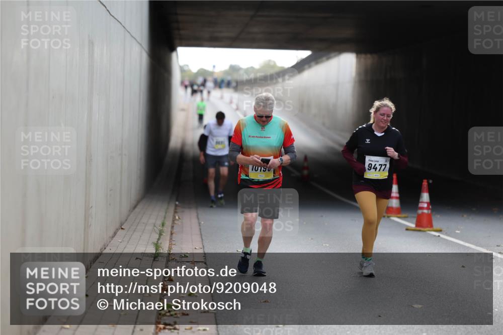 05.10.2025 - 20. swb-Marathon Bremen Michael Strokosch http://msf.ph/oto/9209048 05.10.2025 11:10:53 Laufen 20, 10190, 9477 meine-sportfotos.de