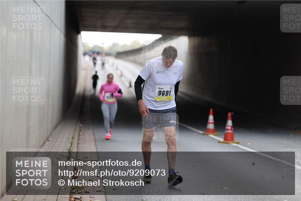 05.10.2025 - 20. swb-Marathon Bremen Michael Strokosch http://msf.ph/oto/9209073 05.10.2025 11:11:04 Laufen 9691 meine-sportfotos.de