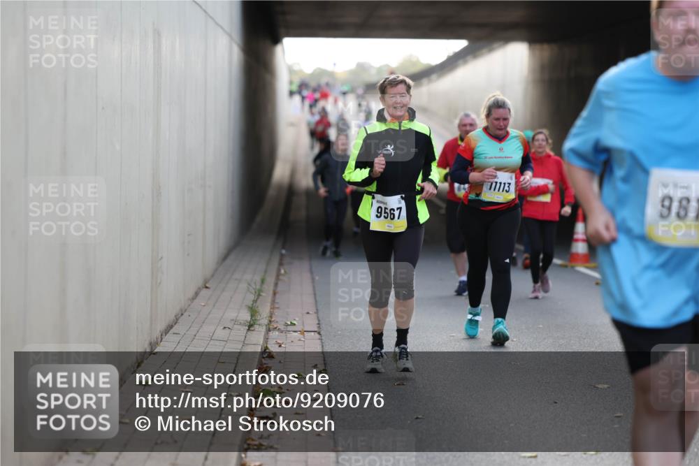05.10.2025 - 20. swb-Marathon Bremen Michael Strokosch http://msf.ph/oto/9209076 05.10.2025 11:07:50 Laufen 0, 9567, 11113, 98 meine-sportfotos.de