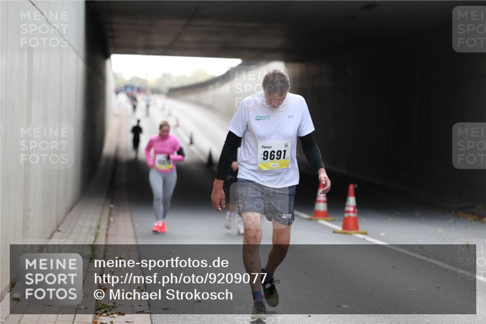 05.10.2025 - 20. swb-Marathon Bremen Michael Strokosch http://msf.ph/oto/9209077 05.10.2025 11:11:04 Laufen 9691 meine-sportfotos.de