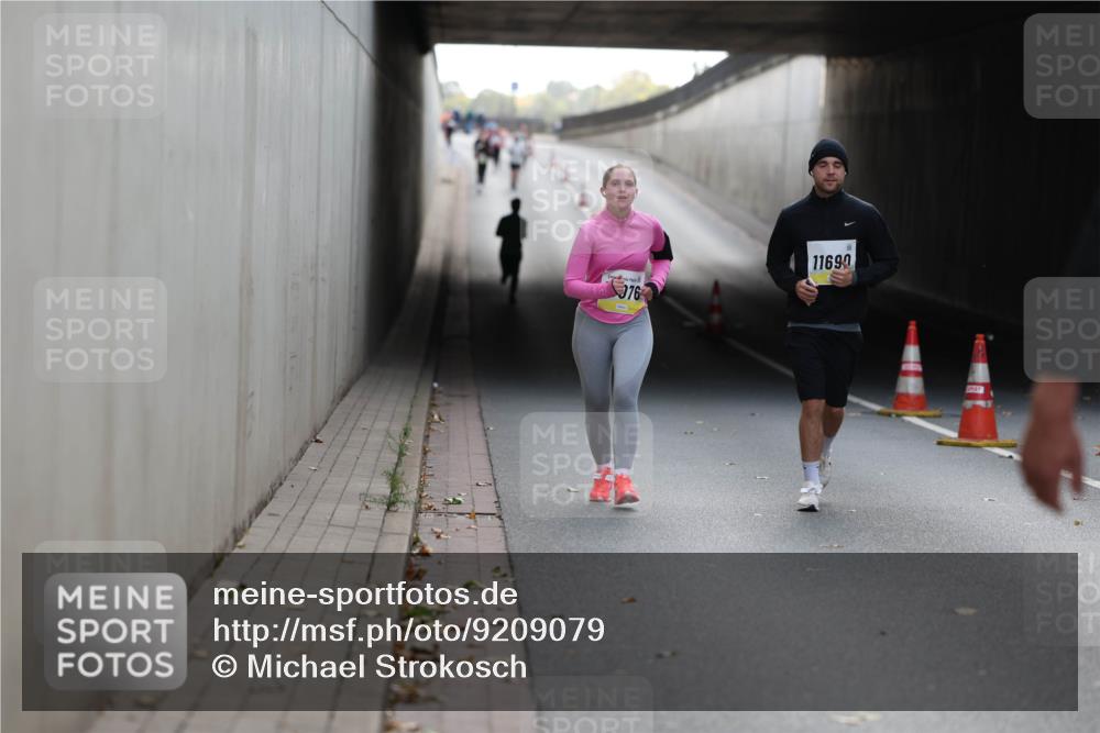 05.10.2025 - 20. swb-Marathon Bremen Michael Strokosch http://msf.ph/oto/9209079 05.10.2025 11:11:07 Laufen 076, 11690 meine-sportfotos.de