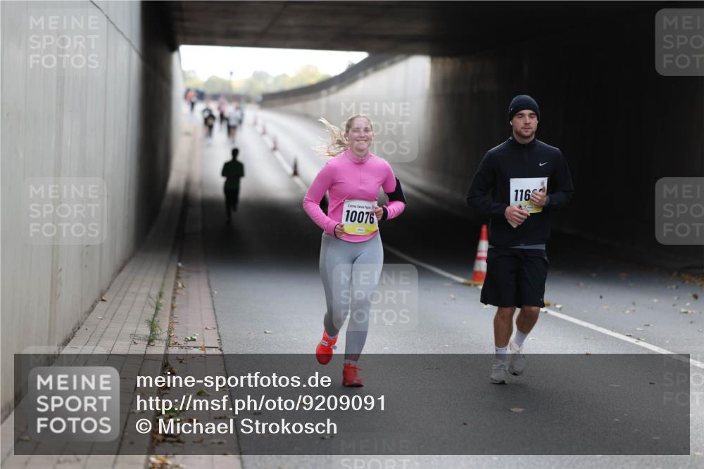 05.10.2025 - 20. swb-Marathon Bremen Michael Strokosch http://msf.ph/oto/9209091 05.10.2025 11:11:09 Laufen 10076, 116 meine-sportfotos.de