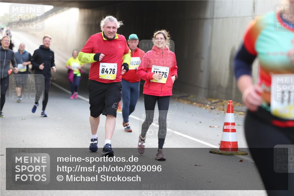 05.10.2025 - 20. swb-Marathon Bremen Michael Strokosch http://msf.ph/oto/9209096 05.10.2025 11:07:55 Laufen 8476, 10201, 275, 11 meine-sportfotos.de