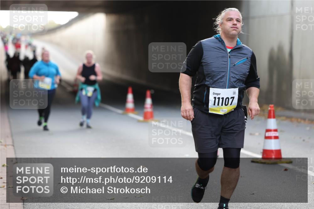 05.10.2025 - 20. swb-Marathon Bremen Michael Strokosch http://msf.ph/oto/9209114 05.10.2025 11:08:04 Laufen 11107 meine-sportfotos.de