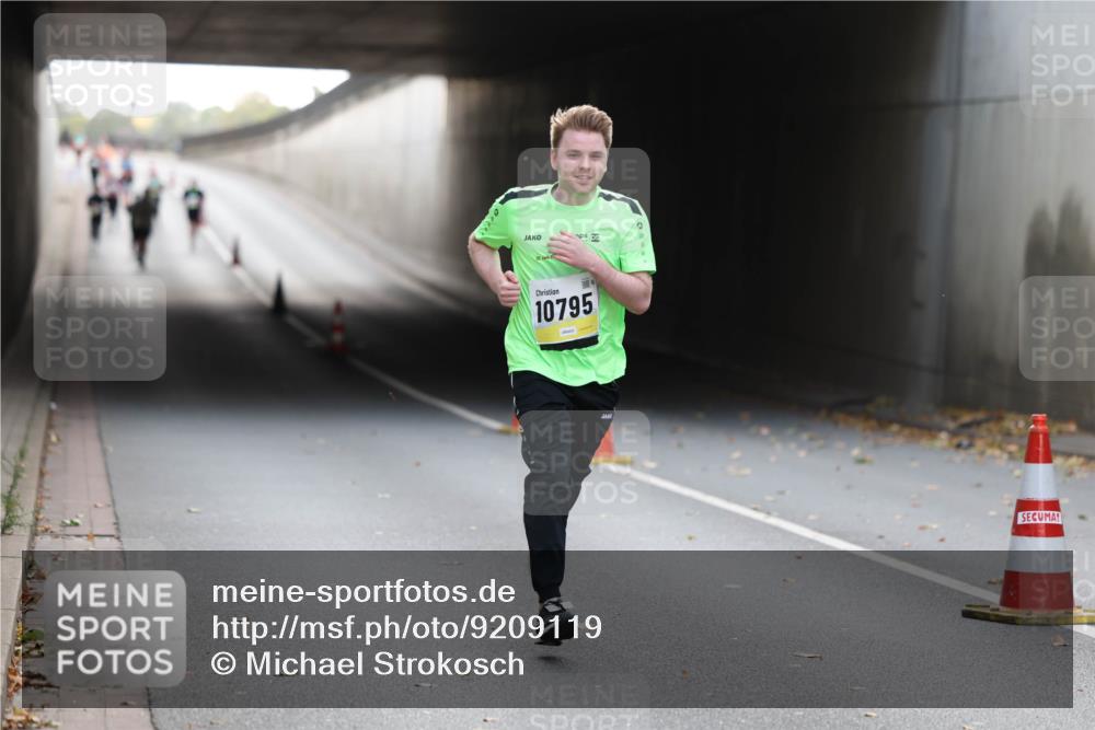 05.10.2025 - 20. swb-Marathon Bremen Michael Strokosch http://msf.ph/oto/9209119 05.10.2025 11:11:21 Laufen 10795 meine-sportfotos.de