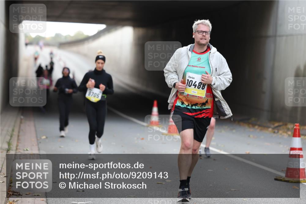 05.10.2025 - 20. swb-Marathon Bremen Michael Strokosch http://msf.ph/oto/9209143 05.10.2025 11:11:50 Laufen 9705, 10488 meine-sportfotos.de