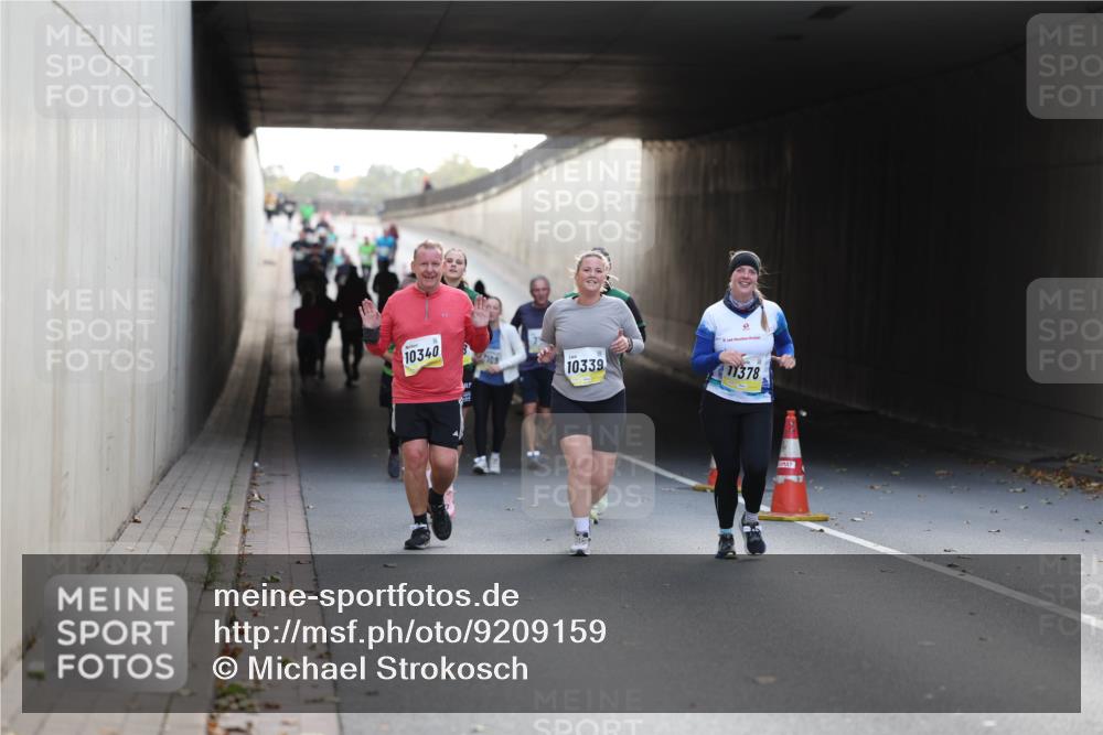 05.10.2025 - 20. swb-Marathon Bremen Michael Strokosch http://msf.ph/oto/9209159 05.10.2025 11:08:21 Laufen 10340, 109, 10339, 11378 meine-sportfotos.de