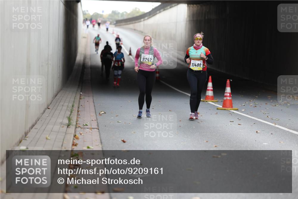 05.10.2025 - 20. swb-Marathon Bremen Michael Strokosch http://msf.ph/oto/9209161 05.10.2025 11:11:58 Laufen 9247, 11480 meine-sportfotos.de