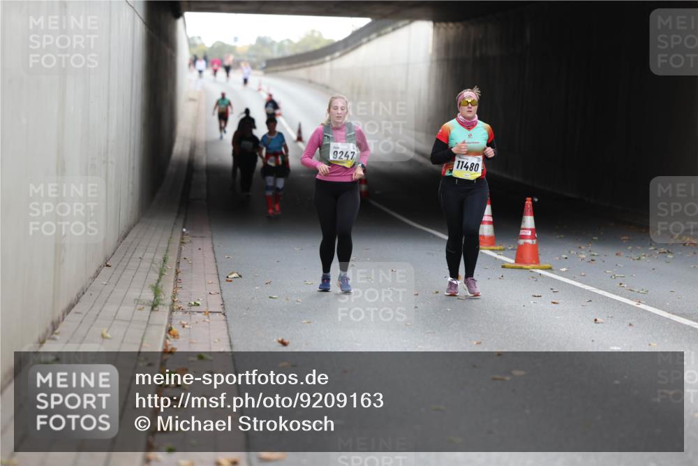05.10.2025 - 20. swb-Marathon Bremen Michael Strokosch http://msf.ph/oto/9209163 05.10.2025 11:11:59 Laufen 9247, 11480 meine-sportfotos.de