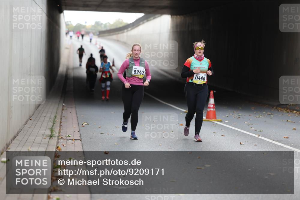 05.10.2025 - 20. swb-Marathon Bremen Michael Strokosch http://msf.ph/oto/9209171 05.10.2025 11:12:00 Laufen 9247, 20, 11480 meine-sportfotos.de