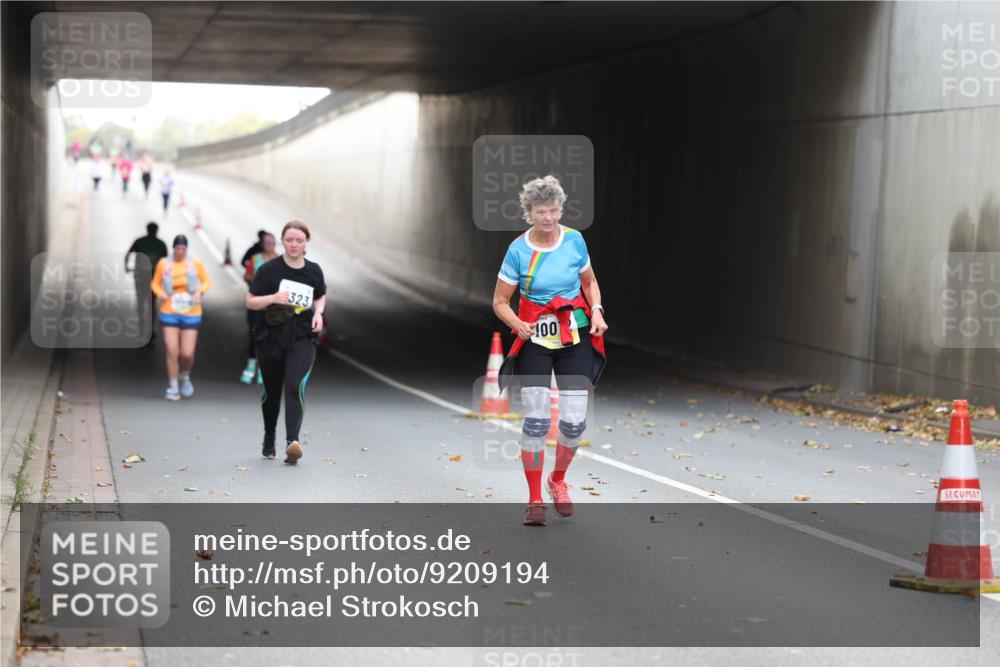 05.10.2025 - 20. swb-Marathon Bremen Michael Strokosch http://msf.ph/oto/9209194 05.10.2025 11:12:11 Laufen 323, 100 meine-sportfotos.de