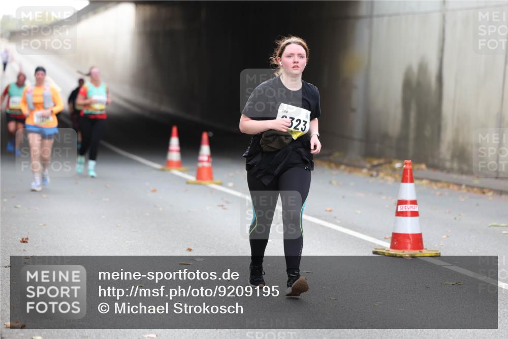 05.10.2025 - 20. swb-Marathon Bremen Michael Strokosch http://msf.ph/oto/9209195 05.10.2025 11:12:16 Laufen 323 meine-sportfotos.de