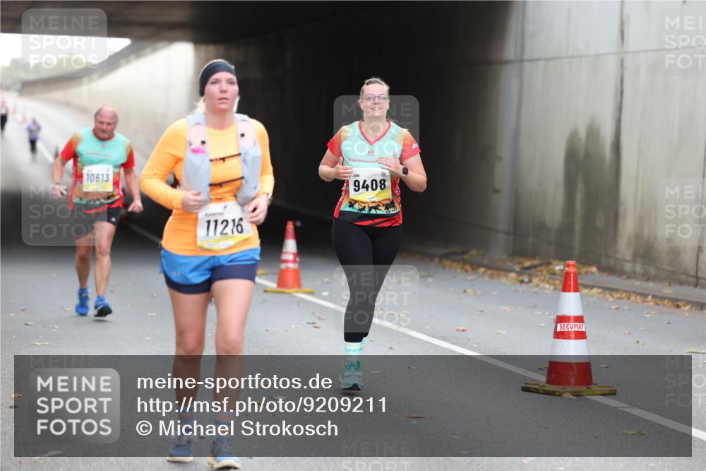 05.10.2025 - 20. swb-Marathon Bremen Michael Strokosch http://msf.ph/oto/9209211 05.10.2025 11:12:23 Laufen 10613, 11216, 9408 meine-sportfotos.de