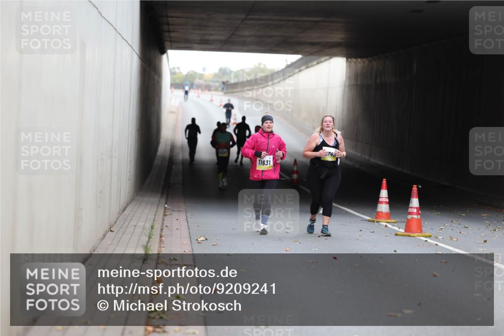 05.10.2025 - 20. swb-Marathon Bremen Michael Strokosch http://msf.ph/oto/9209241 05.10.2025 11:13:03 Laufen 11631 meine-sportfotos.de