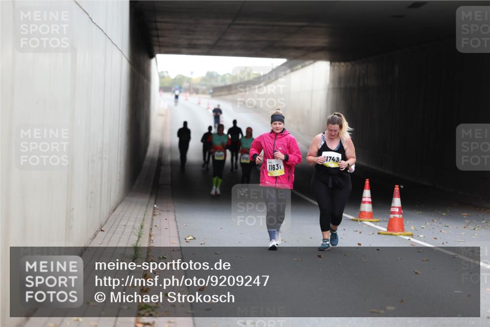 05.10.2025 - 20. swb-Marathon Bremen Michael Strokosch http://msf.ph/oto/9209247 05.10.2025 11:13:05 Laufen 1163, 1743 meine-sportfotos.de