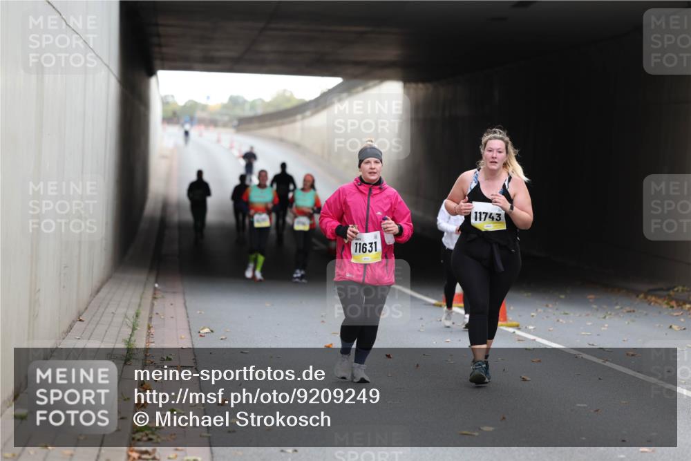 05.10.2025 - 20. swb-Marathon Bremen Michael Strokosch http://msf.ph/oto/9209249 05.10.2025 11:13:07 Laufen 11631, 11743 meine-sportfotos.de