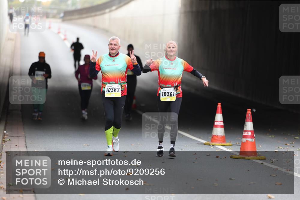 05.10.2025 - 20. swb-Marathon Bremen Michael Strokosch http://msf.ph/oto/9209256 05.10.2025 11:13:13 Laufen 16721, 20, 20, 10362, 10361 meine-sportfotos.de