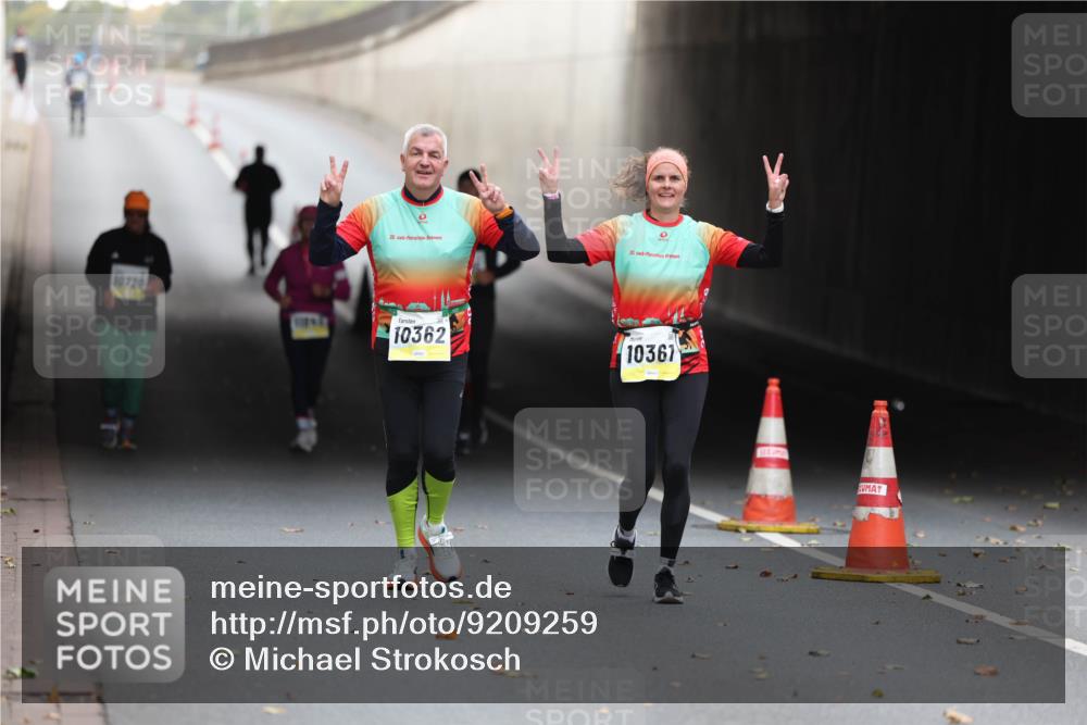 05.10.2025 - 20. swb-Marathon Bremen Michael Strokosch http://msf.ph/oto/9209259 05.10.2025 11:13:14 Laufen 10726, 20, 20, 10362, 10361 meine-sportfotos.de