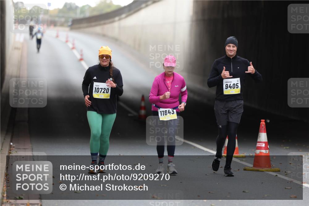 05.10.2025 - 20. swb-Marathon Bremen Michael Strokosch http://msf.ph/oto/9209270 05.10.2025 11:13:22 Laufen 10720, 9405, 11643 meine-sportfotos.de