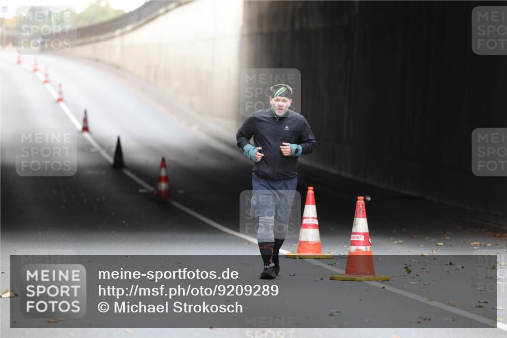 05.10.2025 - 20. swb-Marathon Bremen Michael Strokosch http://msf.ph/oto/9209289 05.10.2025 11:13:40 Laufen  meine-sportfotos.de