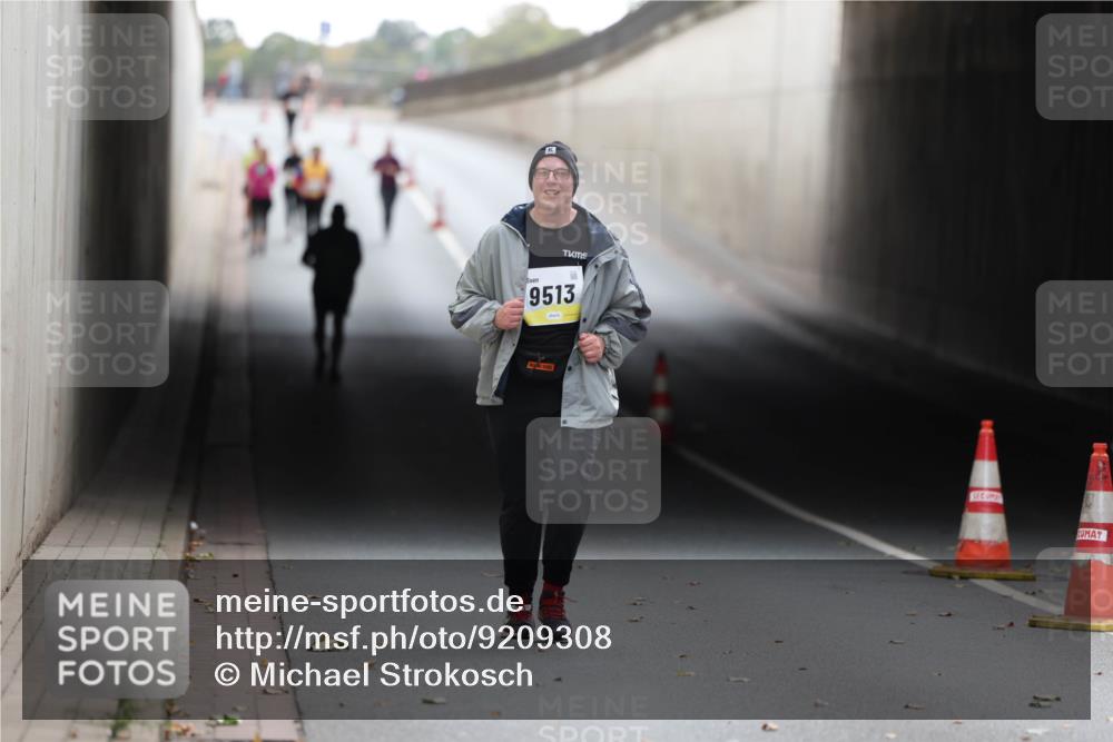 05.10.2025 - 20. swb-Marathon Bremen Michael Strokosch http://msf.ph/oto/9209308 05.10.2025 11:14:27 Laufen 9513 meine-sportfotos.de
