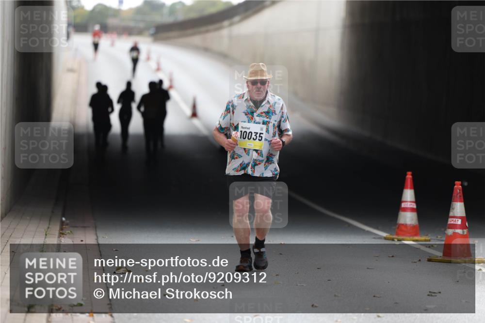 05.10.2025 - 20. swb-Marathon Bremen Michael Strokosch http://msf.ph/oto/9209312 05.10.2025 11:14:45 Laufen 10035 meine-sportfotos.de