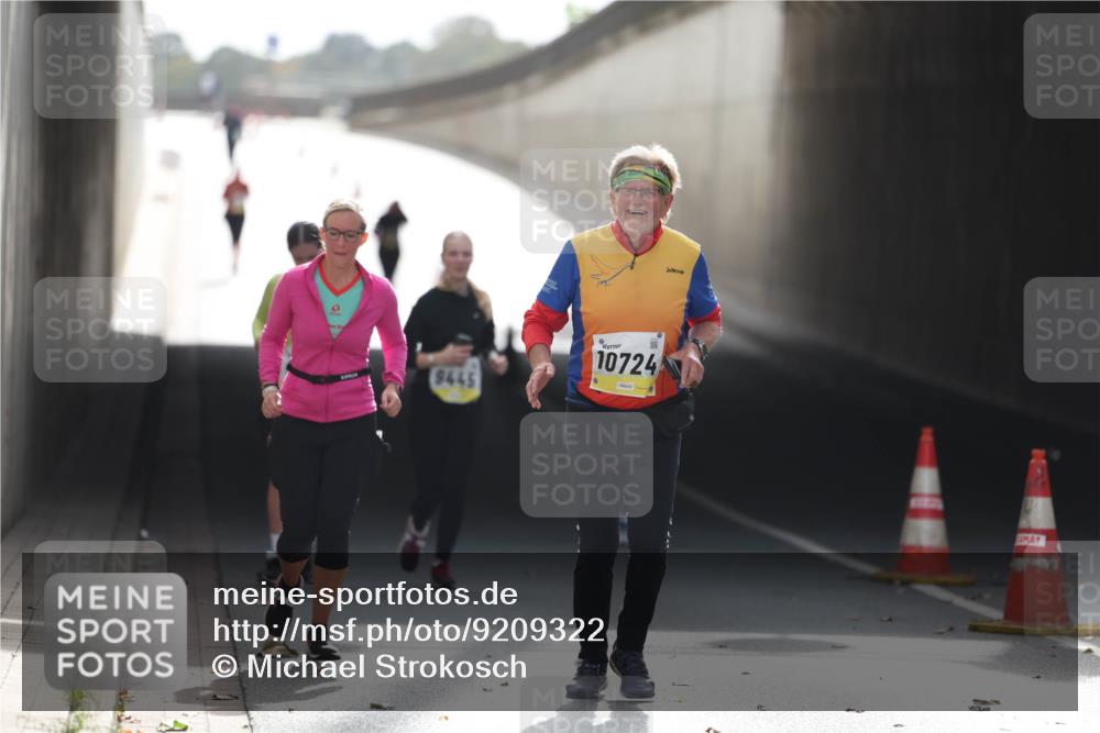 05.10.2025 - 20. swb-Marathon Bremen Michael Strokosch http://msf.ph/oto/9209322 05.10.2025 11:15:02 Laufen 9445, 10724, 1, 1 meine-sportfotos.de