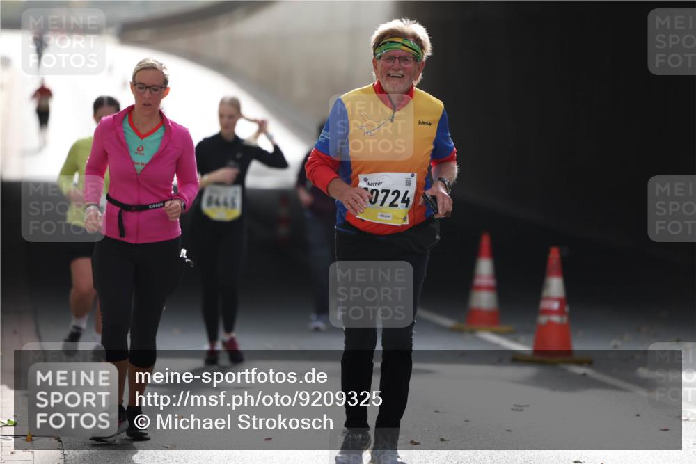 05.10.2025 - 20. swb-Marathon Bremen Michael Strokosch http://msf.ph/oto/9209325 05.10.2025 11:15:05 Laufen 8445, 9724, 0 meine-sportfotos.de