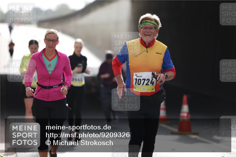 05.10.2025 - 20. swb-Marathon Bremen Michael Strokosch http://msf.ph/oto/9209326 05.10.2025 11:15:06 Laufen 445, 10724 meine-sportfotos.de