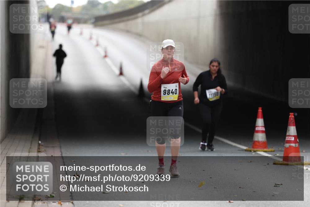 05.10.2025 - 20. swb-Marathon Bremen Michael Strokosch http://msf.ph/oto/9209339 05.10.2025 11:15:27 Laufen 9840, 11190 meine-sportfotos.de
