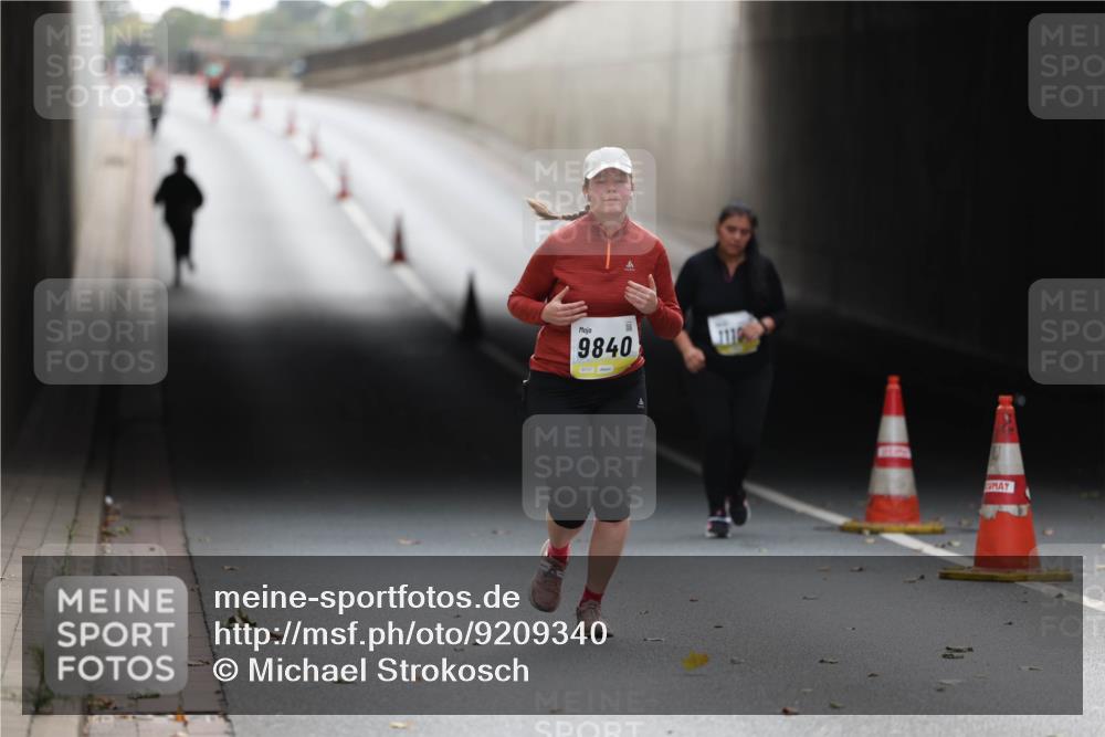 05.10.2025 - 20. swb-Marathon Bremen Michael Strokosch http://msf.ph/oto/9209340 05.10.2025 11:15:28 Laufen 9840, 1118 meine-sportfotos.de